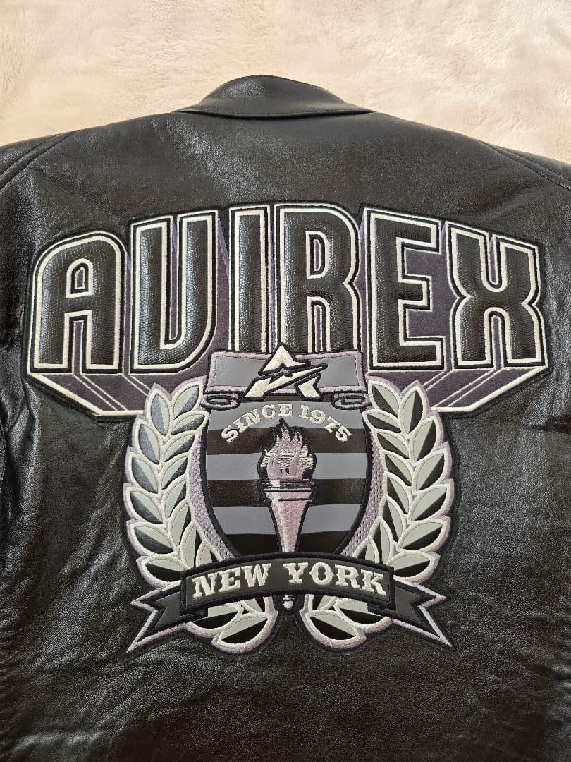 美品 AVIREX アヴィレックス バラ刺繍 黒 レザー ライダースジャケット