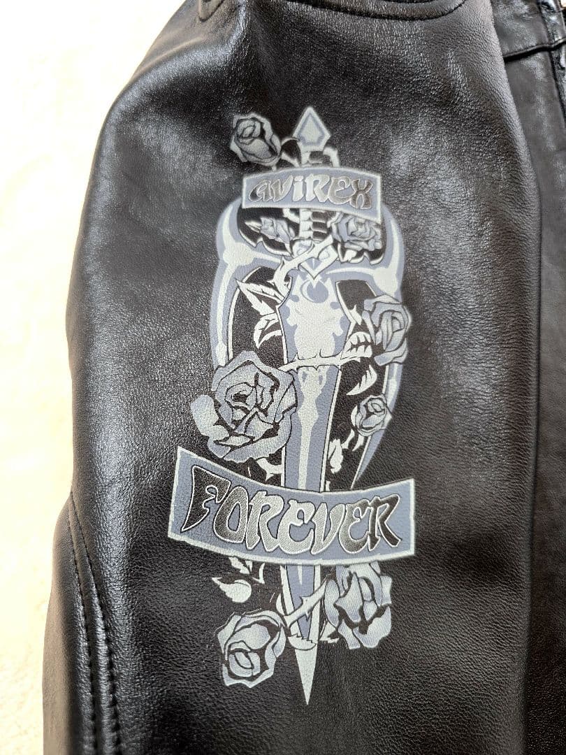 美品 AVIREX アヴィレックス バラ刺繍 黒 レザー ライダースジャケット