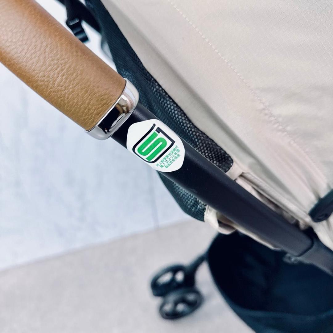 極美品！　Aprica アップリカ マジカルエアー フリー ベージュ