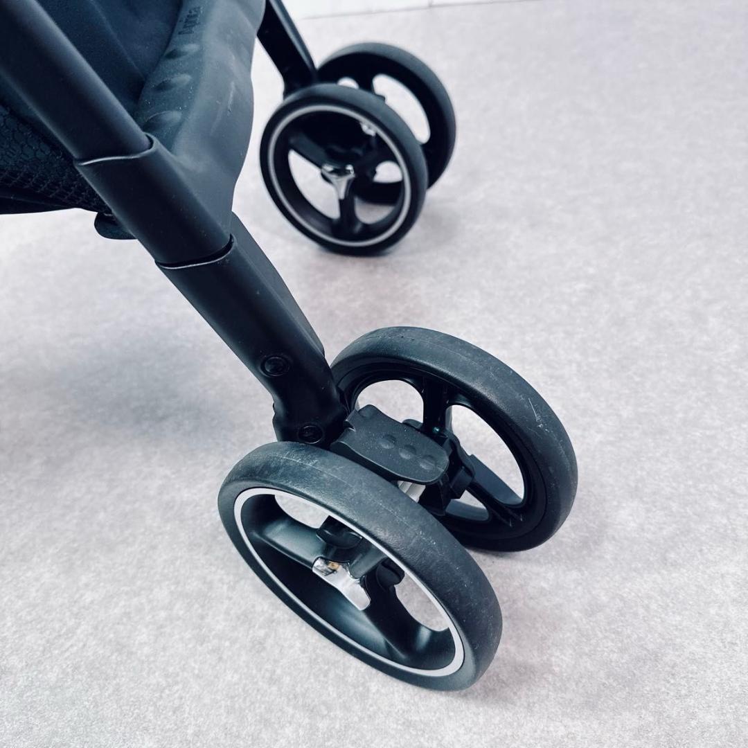 極美品！　Aprica アップリカ マジカルエアー フリー ベージュ