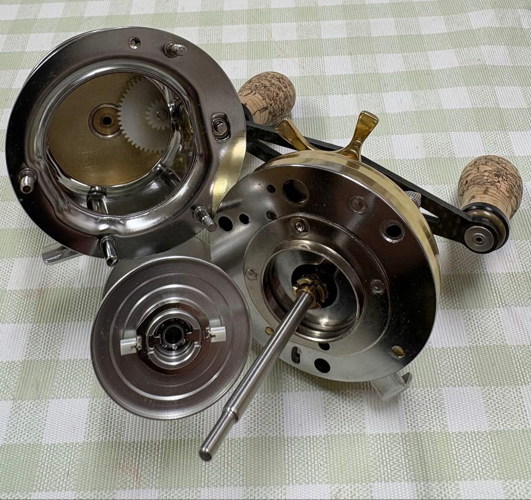 アブガルシア アンバサダー 5500CSロケットシャンパンZPI ダブルハンドル