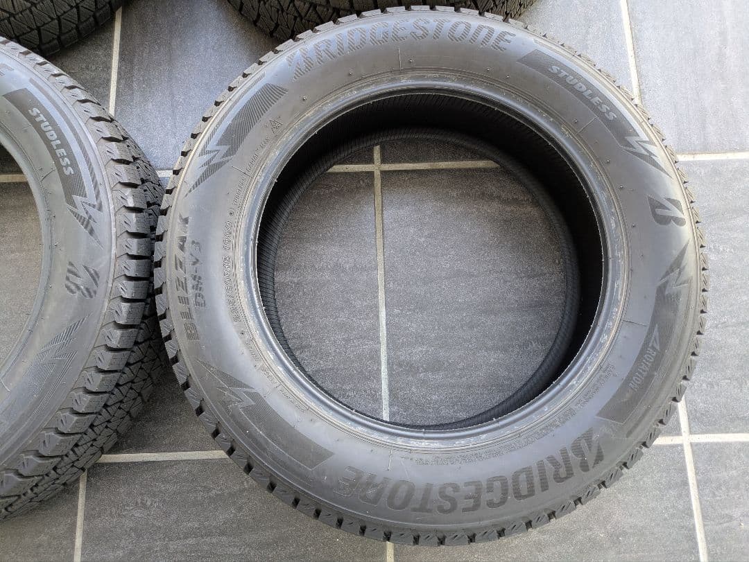 ブリヂストンBLIZZAK DM-V3 225/60R18 4本セット（送料込）