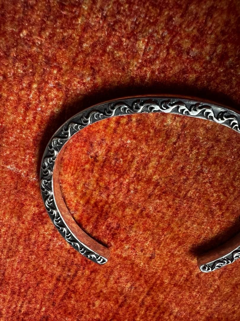 アリゾナフリーダム　唐草　バングル　希少　シルバー