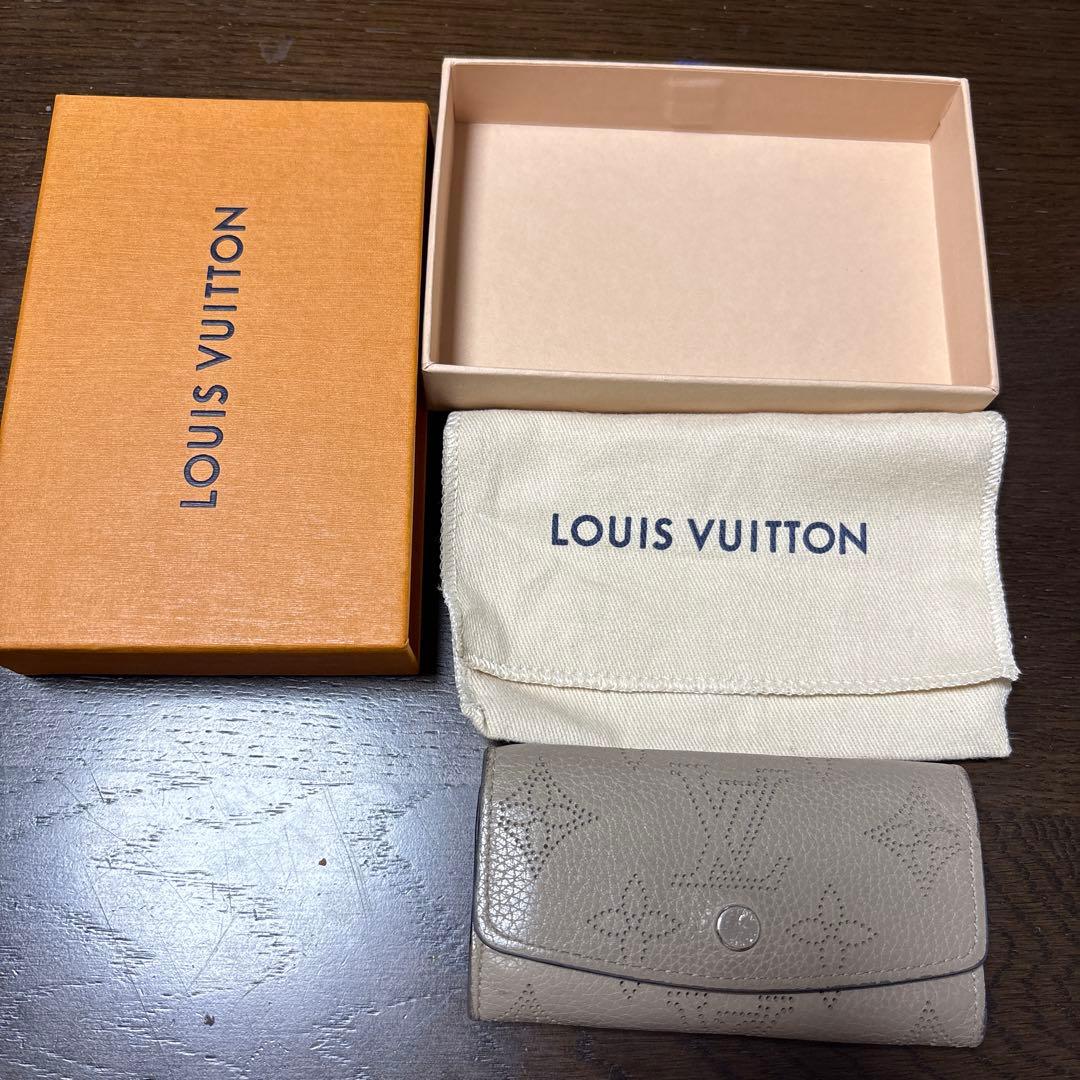 LOUIS VUITTON ベージュ レザー キーケース