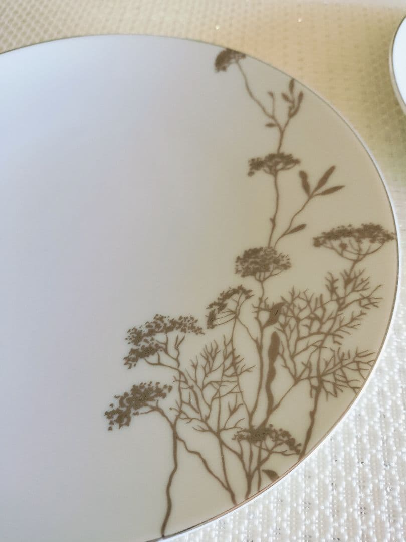 ベルナルド　フランス製　植物模様の皿