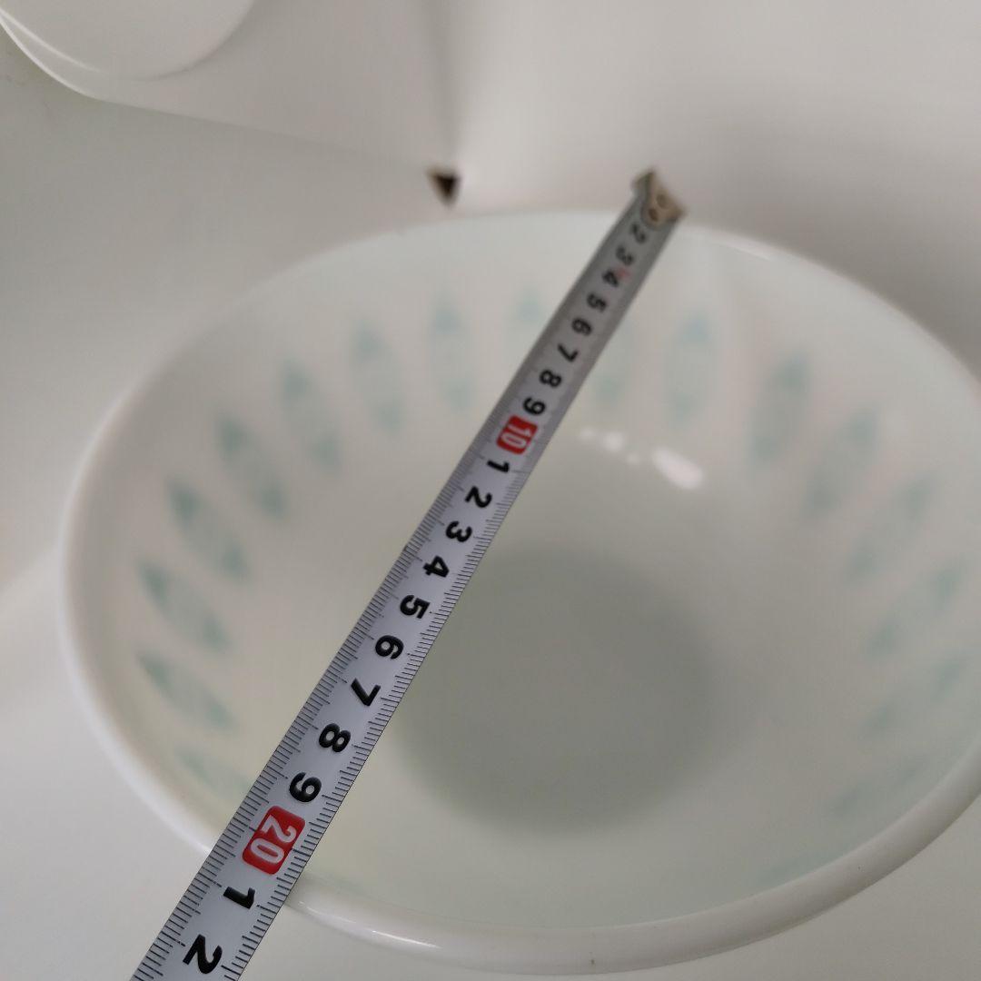 パイレックス　アトミックアイズ　Atomic eyes 青色の目模様の白いボウル