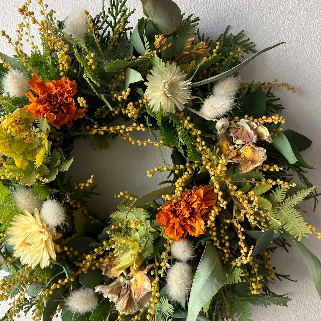 オーレアミモザの春待ちリース　ビオラ　マリーゴールド　カイザク　ユーカリ