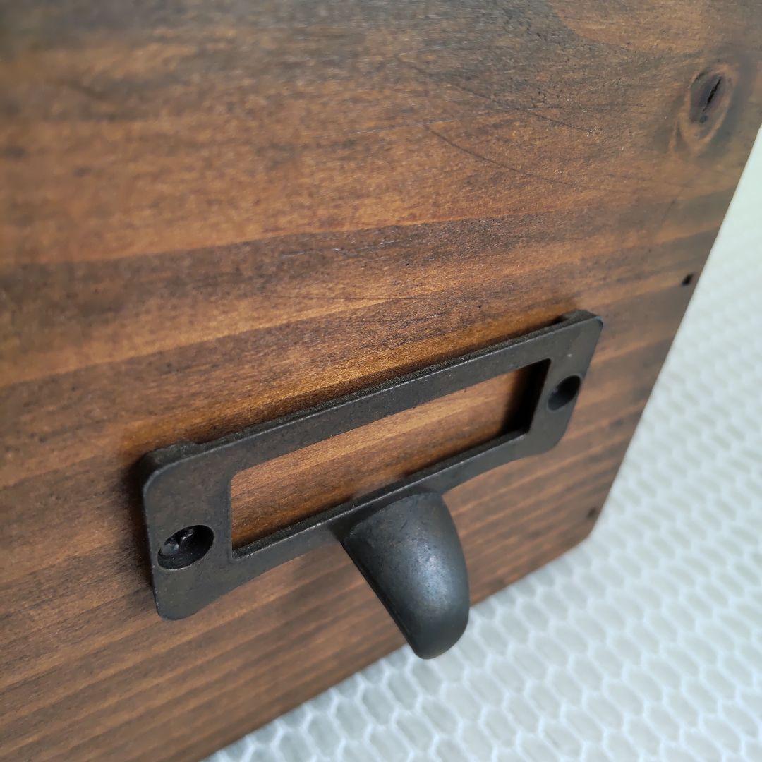 古木を使用した9ボックスのヴィンテージ小物入れ！