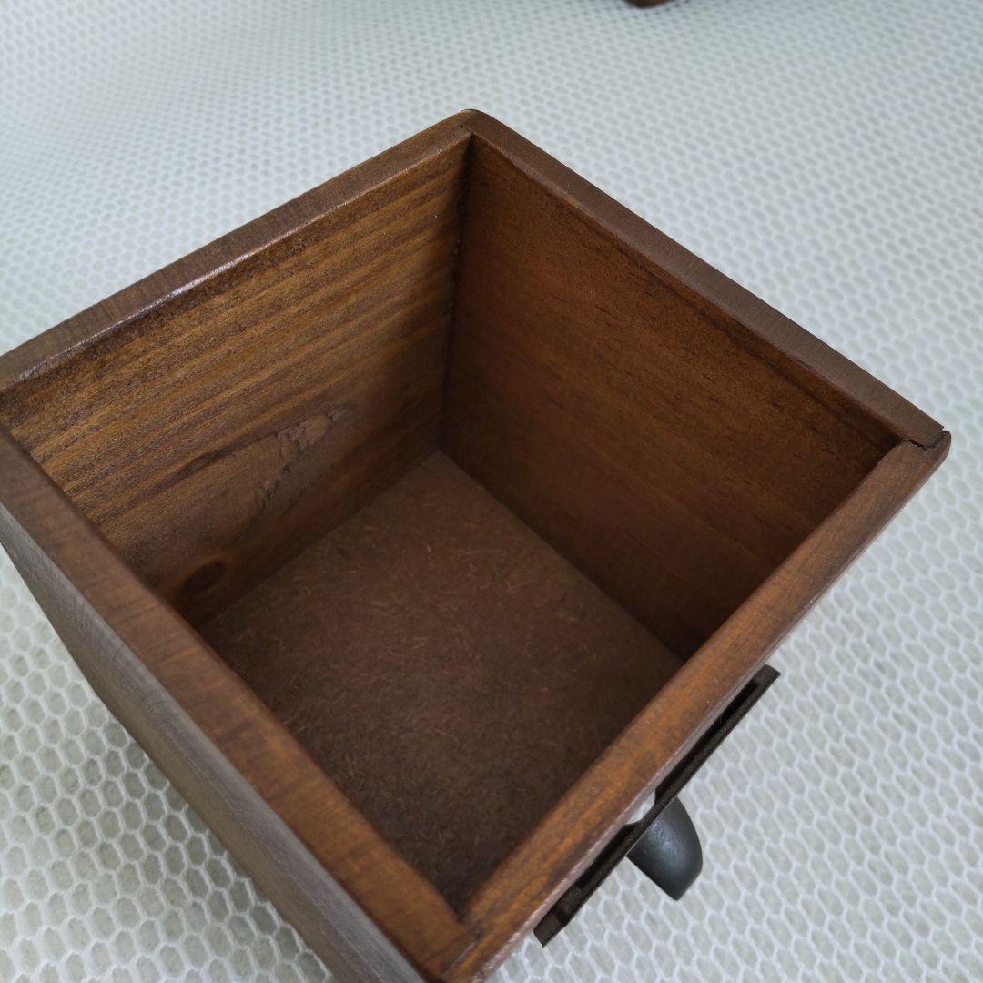 古木を使用した9ボックスのヴィンテージ小物入れ！