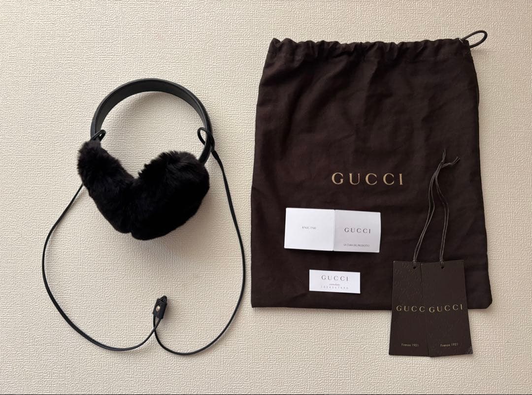 美品 GUCCI ブラックファーイヤーマフ 収納袋付き