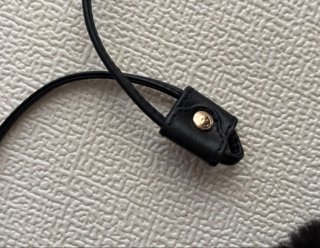 美品 GUCCI ブラックファーイヤーマフ 収納袋付き