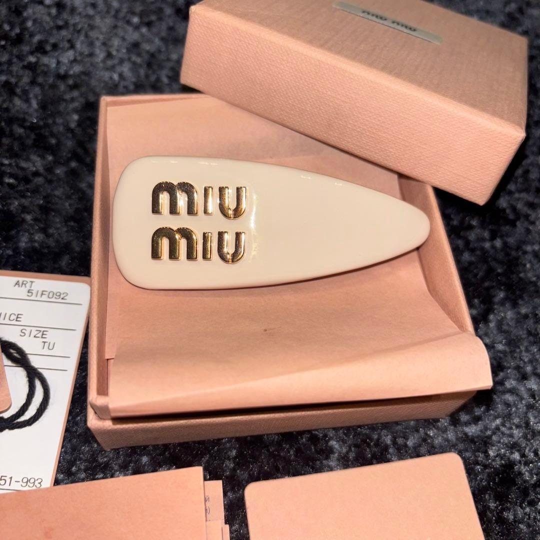 miumiu ヘアピン バレッタ ヘアクリップ