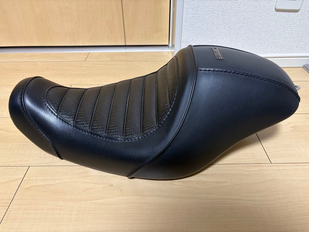 スーパーローシート　タック　04～スポーツスター【S-5625T】