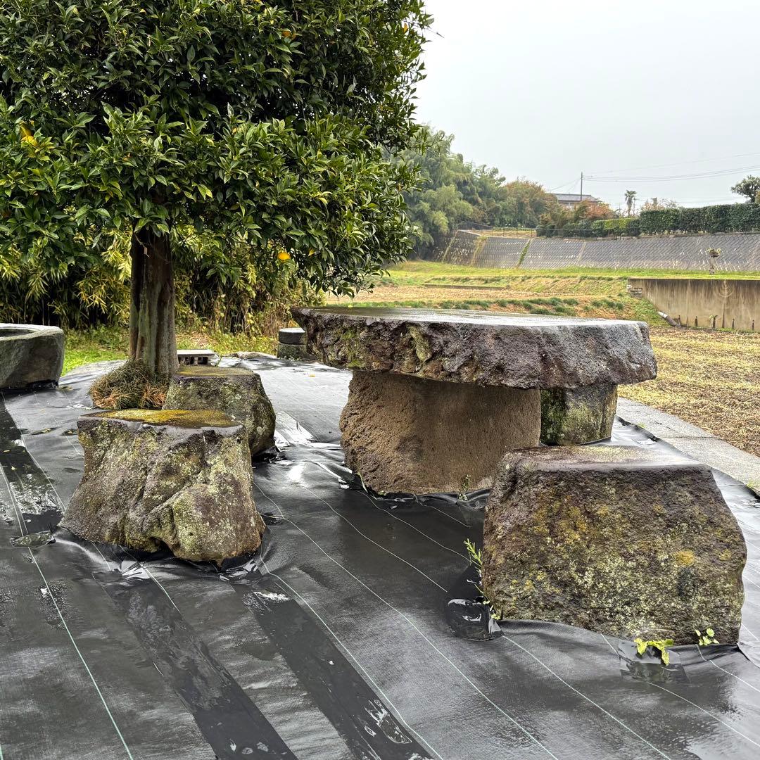 鳥海石のテーブルオブジェ