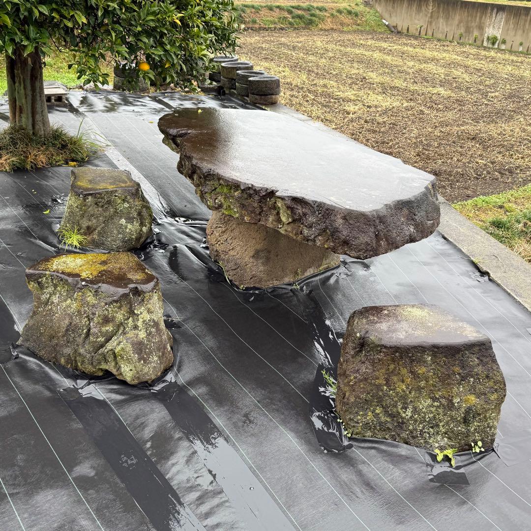 鳥海石のテーブルオブジェ