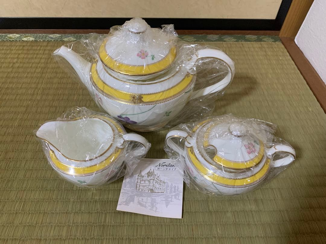 ノリタケ　ヴィヴィットソロボーン　ティーポット、クリーマー、シュガーポット