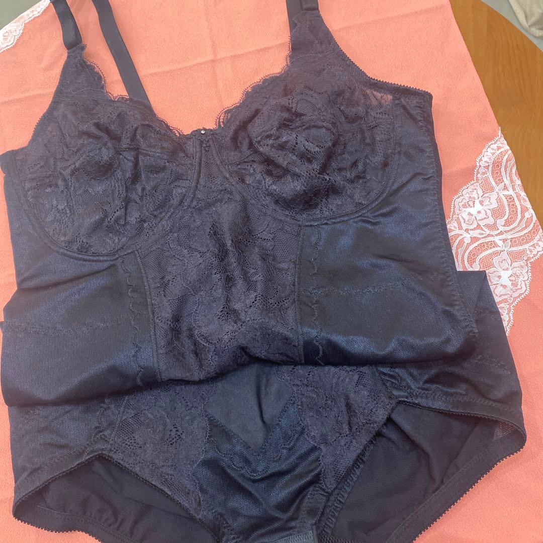 お値下げシャンデール補正D90ボディースーツ新品