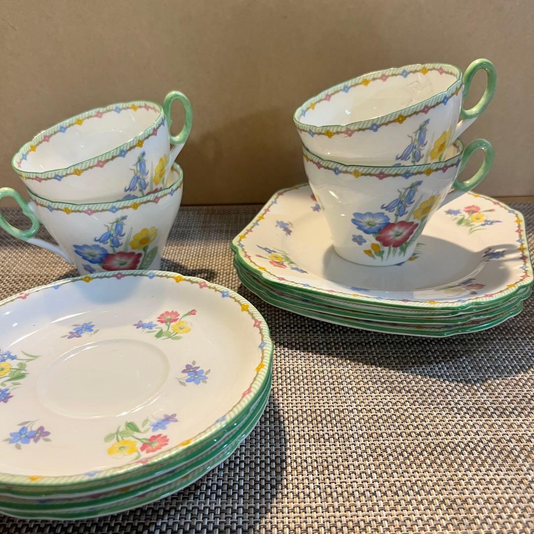 shelly ワイルドフラワー　トリオ(カップ、ソーサー、プレート)4点セット