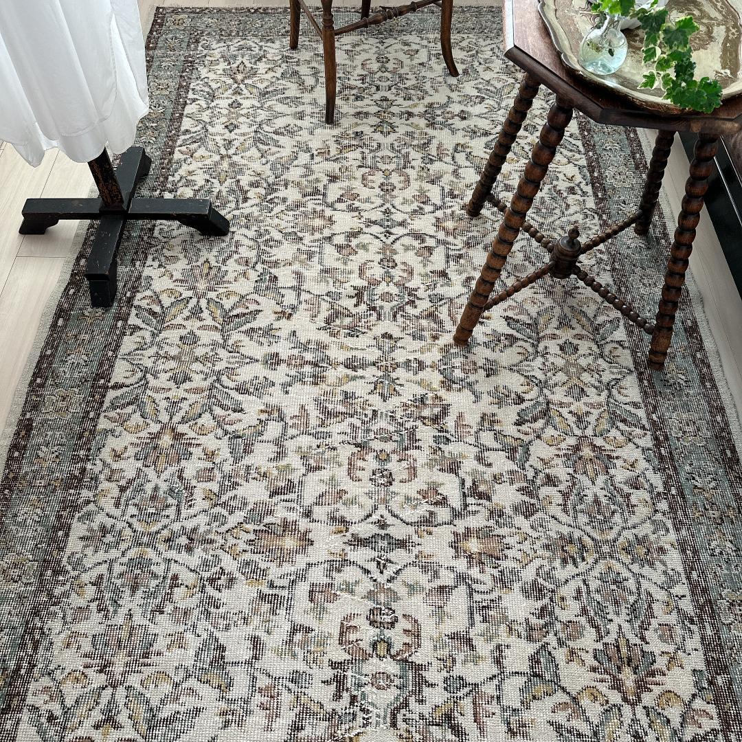 トルコヴィンテージラグ A52 大判 クリーム ベージュ セージグリーン