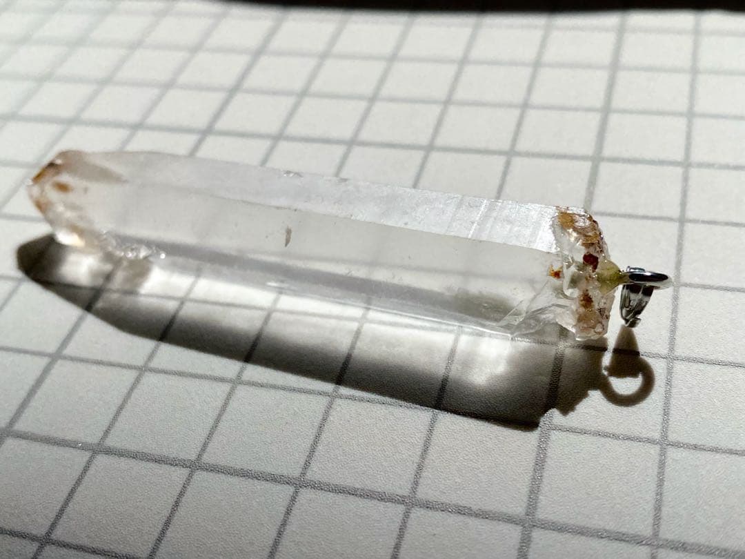 ライトニングレムリアン　レーザーレムリアン　ライトニングクォーツ　天然石　雷水晶