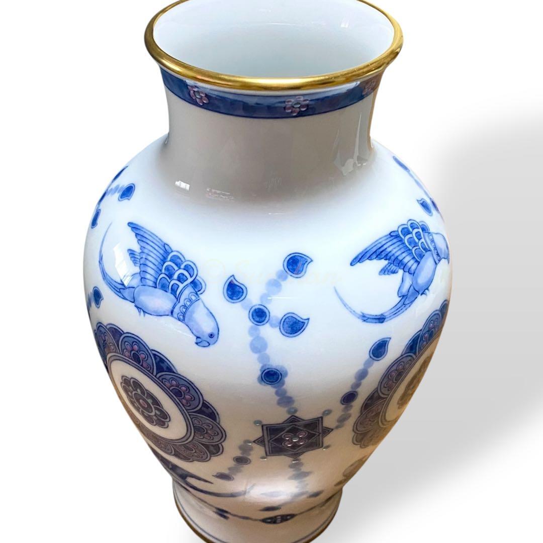 【美品】 大倉陶園 OKURA 瑞鳥文花瓶 呉須更紗鳥絵 専用箱・商品タグ付き