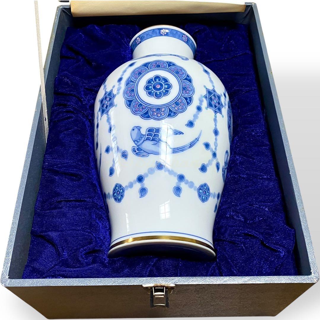 【美品】 大倉陶園 OKURA 瑞鳥文花瓶 呉須更紗鳥絵 専用箱・商品タグ付き