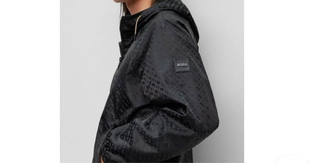 BOSS ボス　ブラック フード付きジャケット