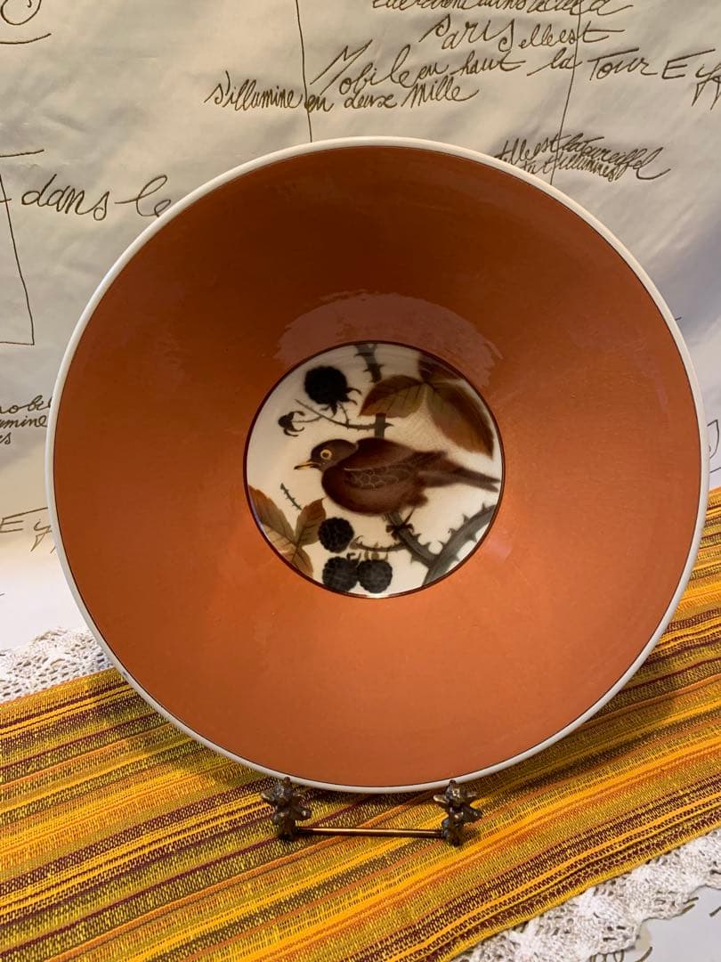 ロイヤルコペンハーゲン　特大のアルメニア時代の木の実シリーズの可愛い鳥柄ボール！