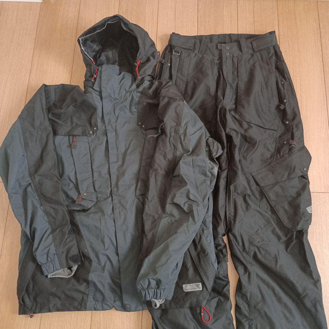 241 スノーボードウェア ジャケットとパンツセット Oサイズ