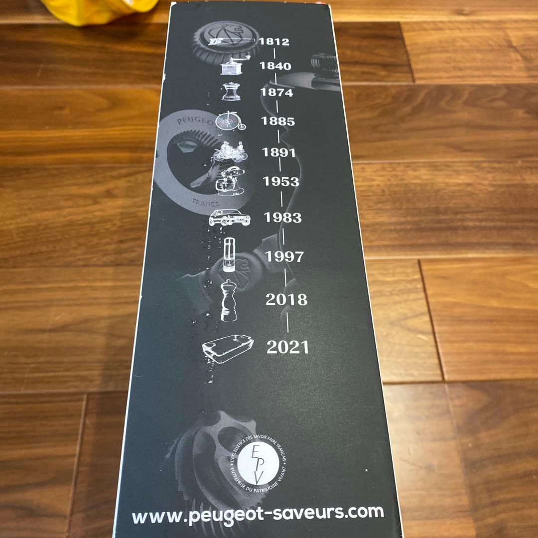 f*2様 新品・未使用　プジョーPeugeot ペッパーミルとソルトミルセット