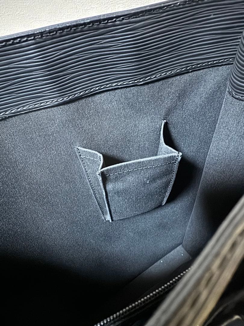 ルイヴィトン エピ サックプラ PM トートバッグ ブラック