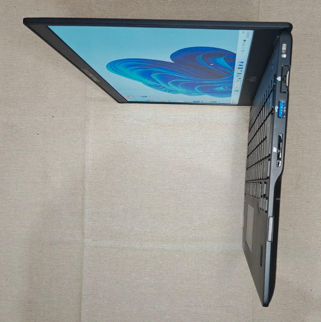 F-95/薄型・軽量777g/10世代i5-10310U/SSD256/8GB