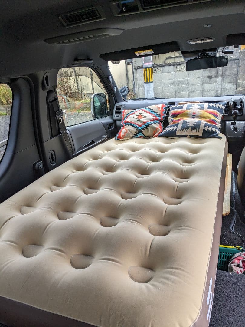 ハイエース　センターコンソールテーブル　車中泊　キャンプ