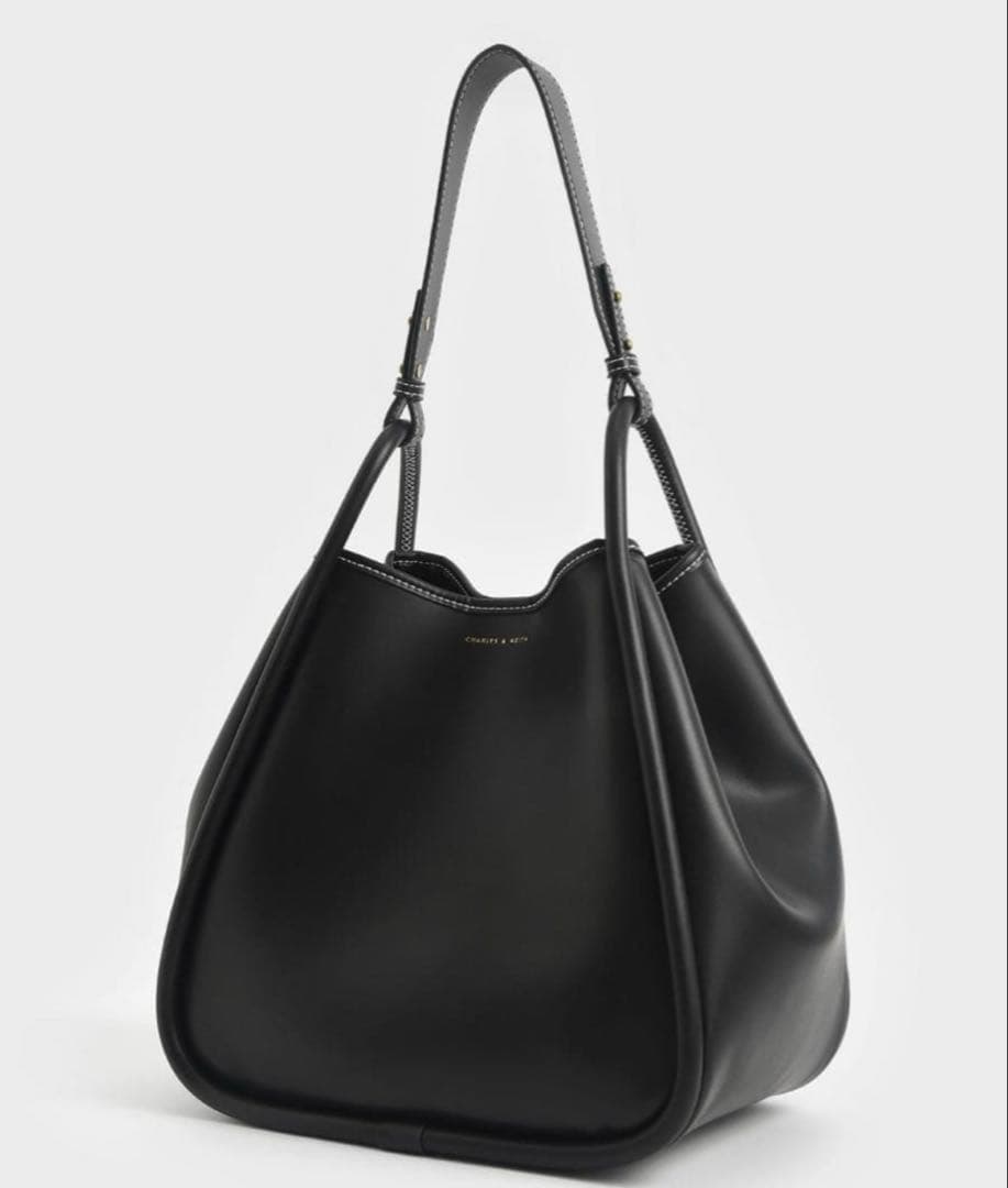 人気No. 1★美品　Charles&Keith ライラチューブラートート