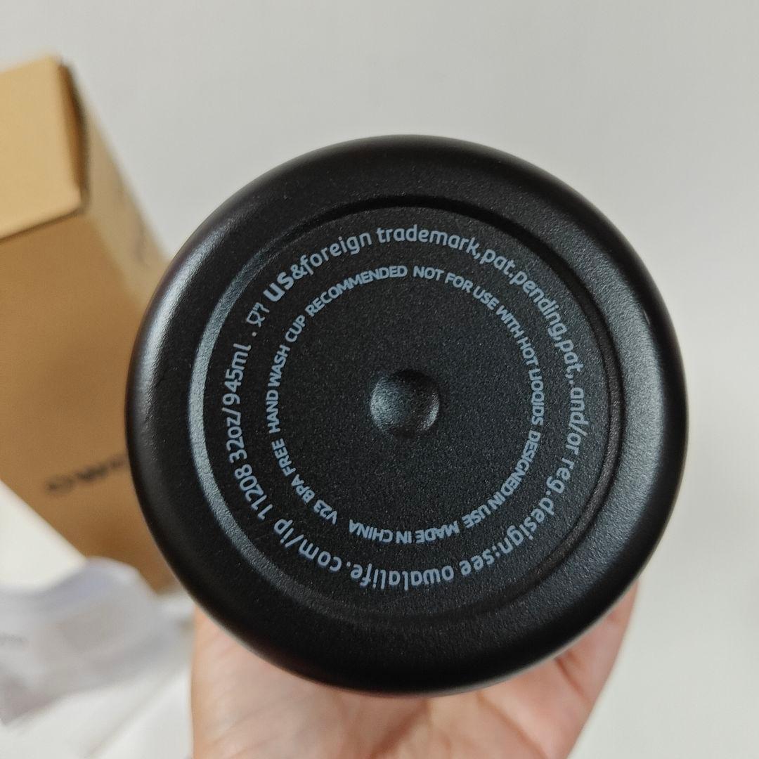 未使用 Owala FreeSipステンレススチールウォーターボトル32oz黒