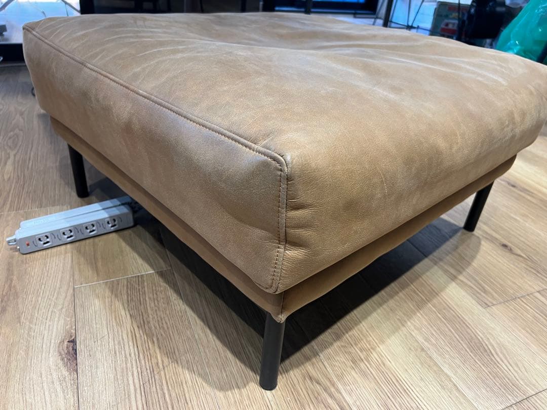 週末限定大幅値下げ中！クラッシュゲート製　ブラウンレザーオットマン