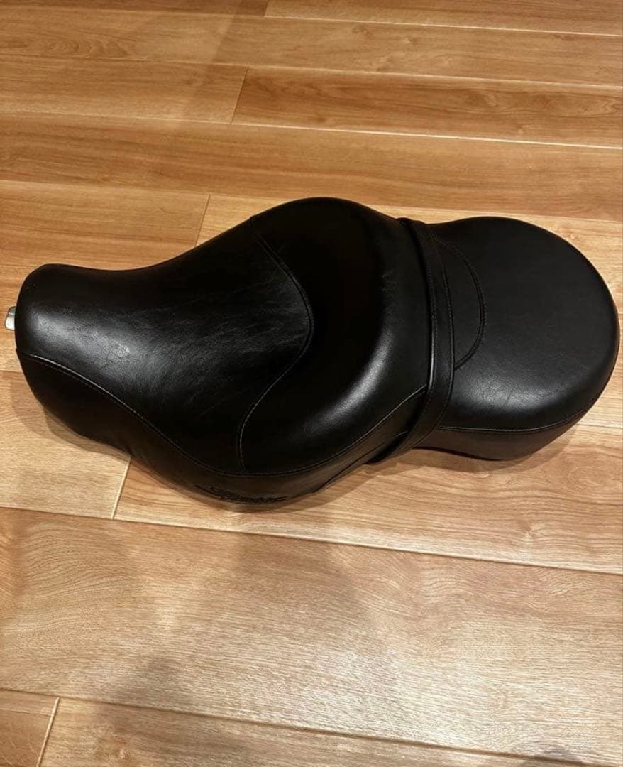 ハーレー　純正OPシートサンダウナーディープバケットシート　04以降スポスタ用