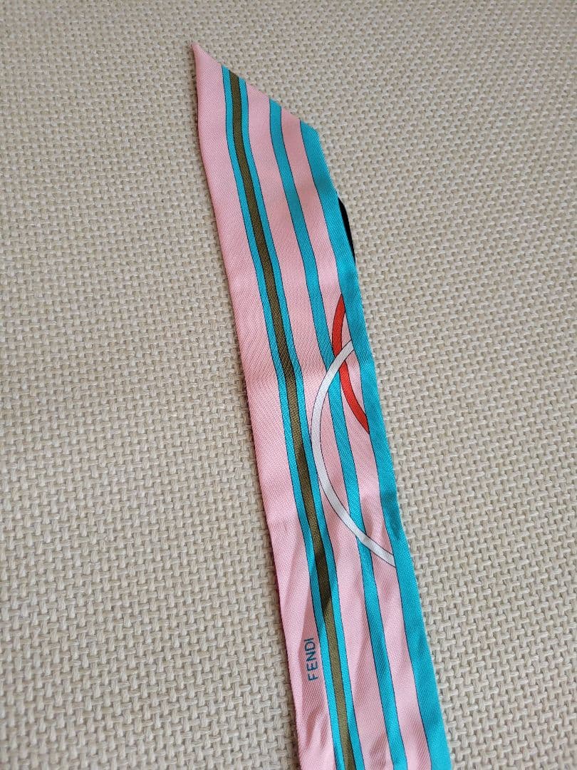 FENDI フェンディ 花柄 ラッピー シルクスカーフ　タイ リボンスカーフ
