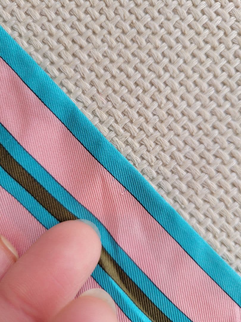 FENDI フェンディ 花柄 ラッピー シルクスカーフ　タイ リボンスカーフ