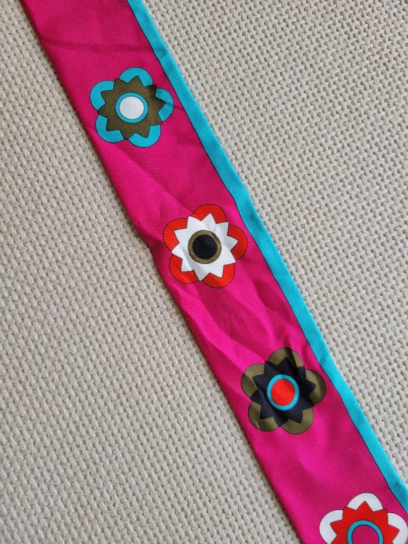 FENDI フェンディ 花柄 ラッピー シルクスカーフ　タイ リボンスカーフ