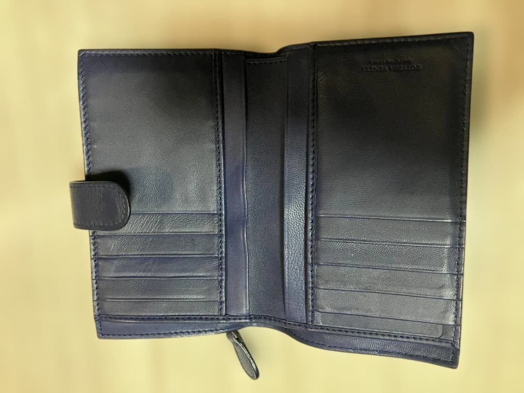 H*a様 ボッテガヴェネタ　イントレチャート　ネイビー　長財布