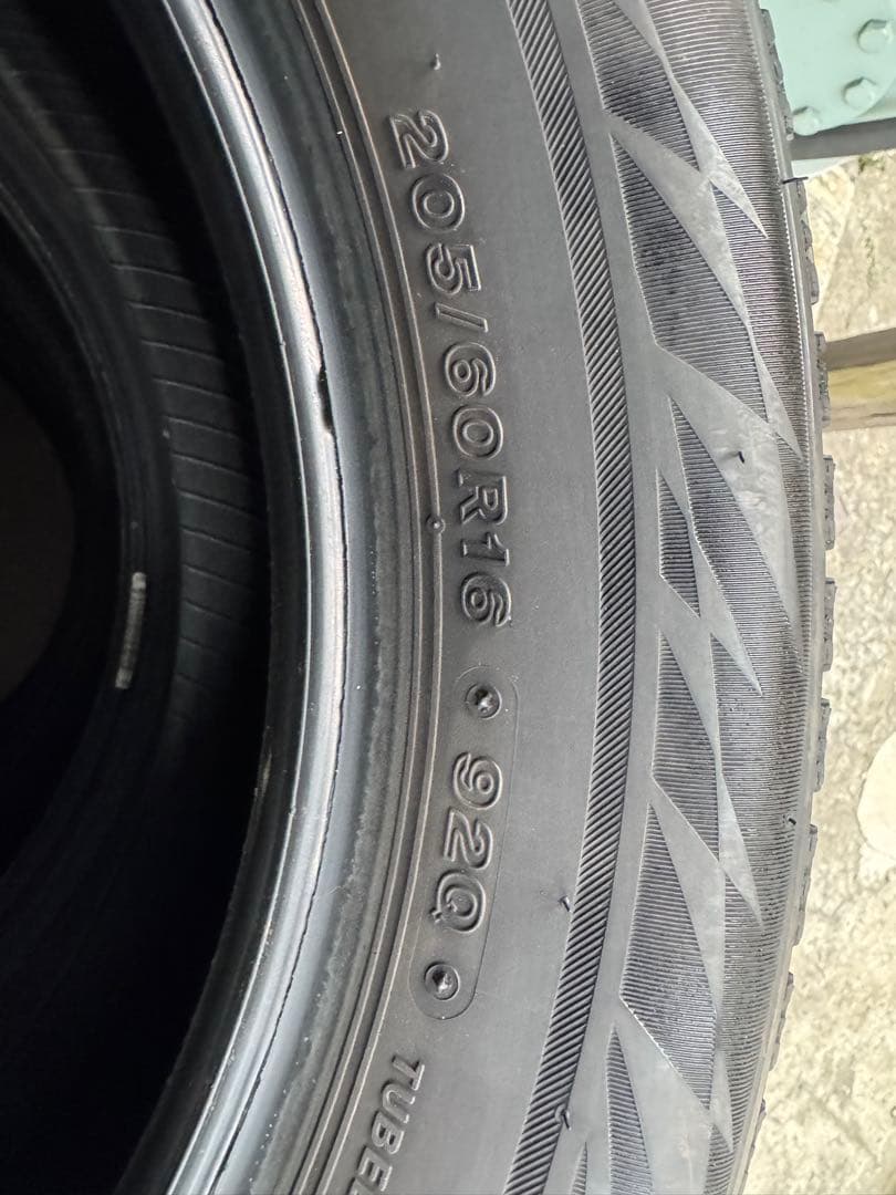 ⭐︎バリ溝⭐︎ 205/60R16 ブリヂストン　VRX2 4本2022年製造