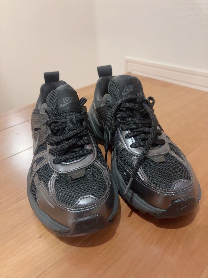 美品⭐︎NIKE V2K RUN ブラック シルバー