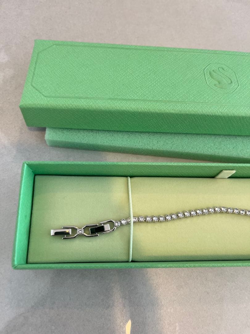 【限定値下げ中】【未使用】SWAROVSKI シルバーチェーンブレスレット