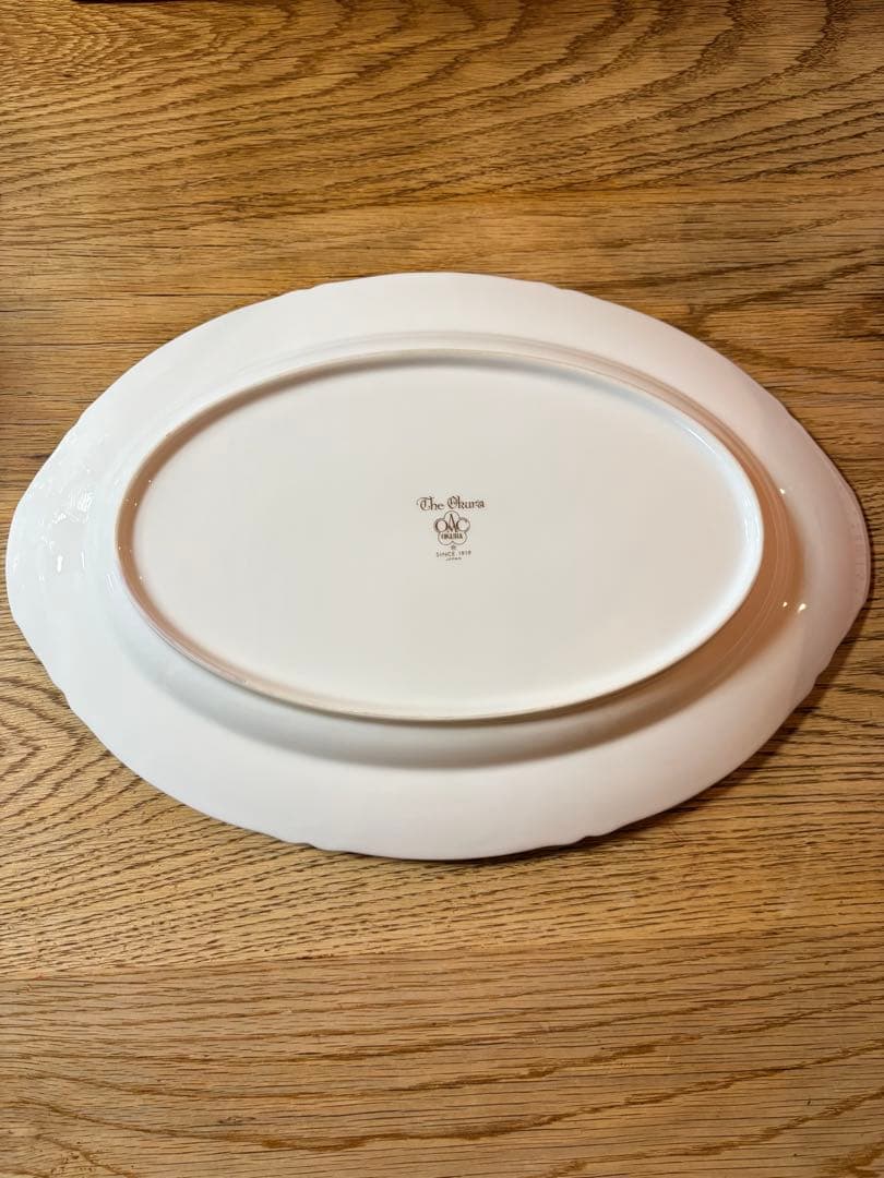 大倉陶園のホワイトマスターピース 20cm x 30cm