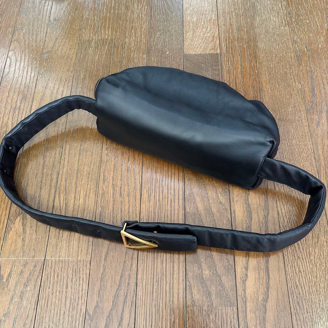 BOTTEGA VENETA レザーショルダーバック