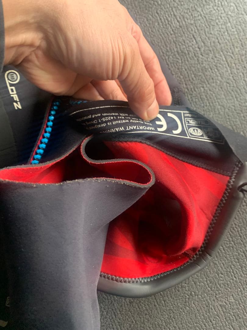 Animal￼ウェットスーツ　サイズM 2mm