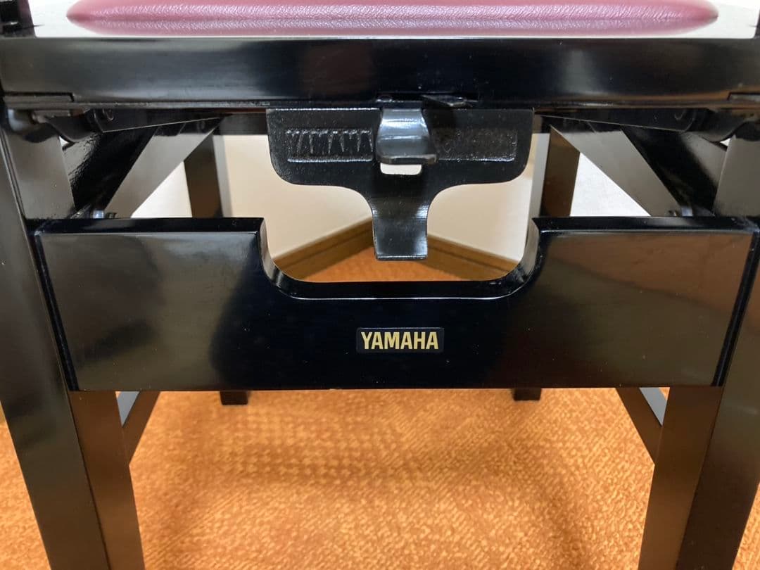 YAMAHA　ピアノ　椅子