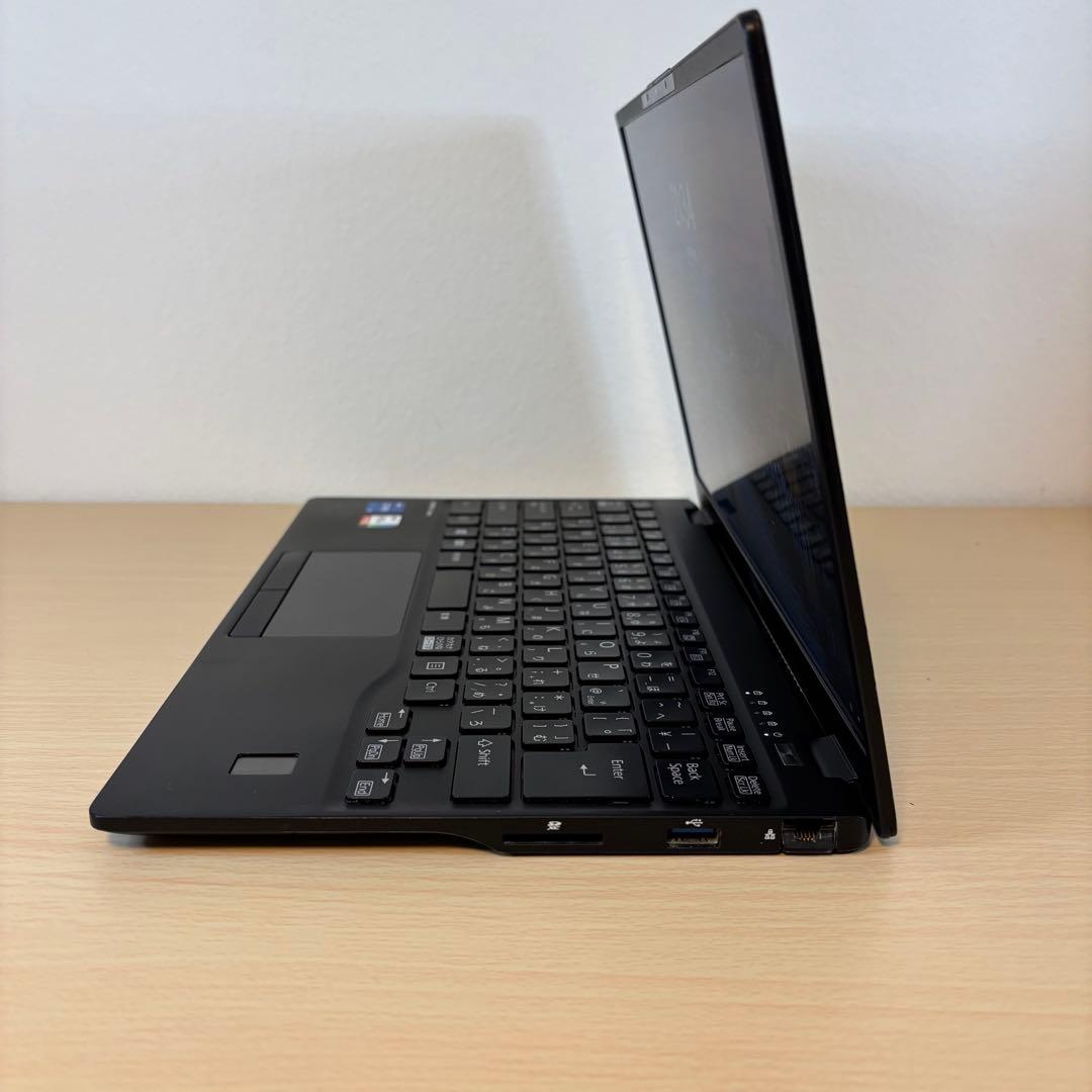 富士通 LIFEBOOK U9311/F 超軽量738g i5 Office