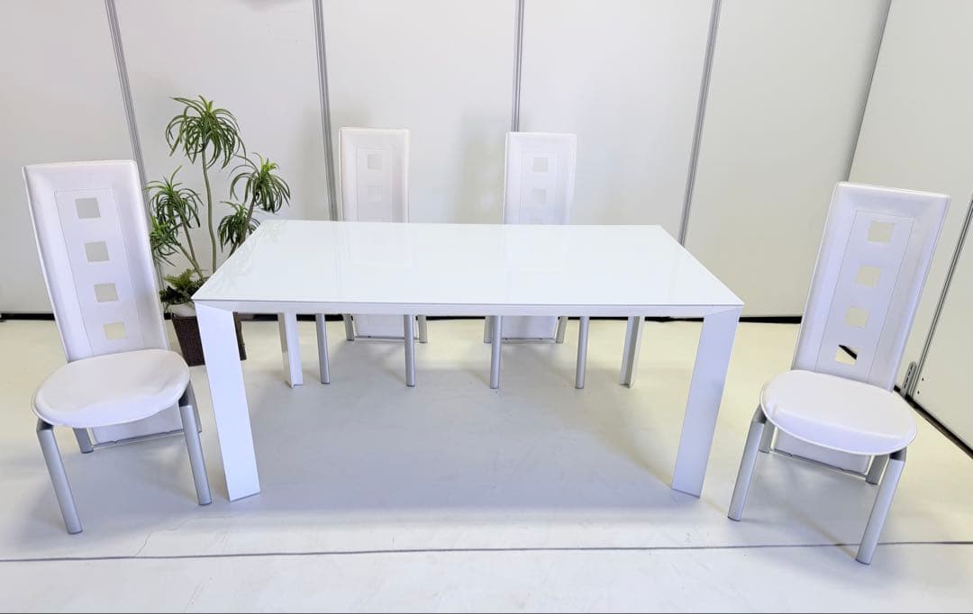 ホワイトガラスダイニングテーブルセット